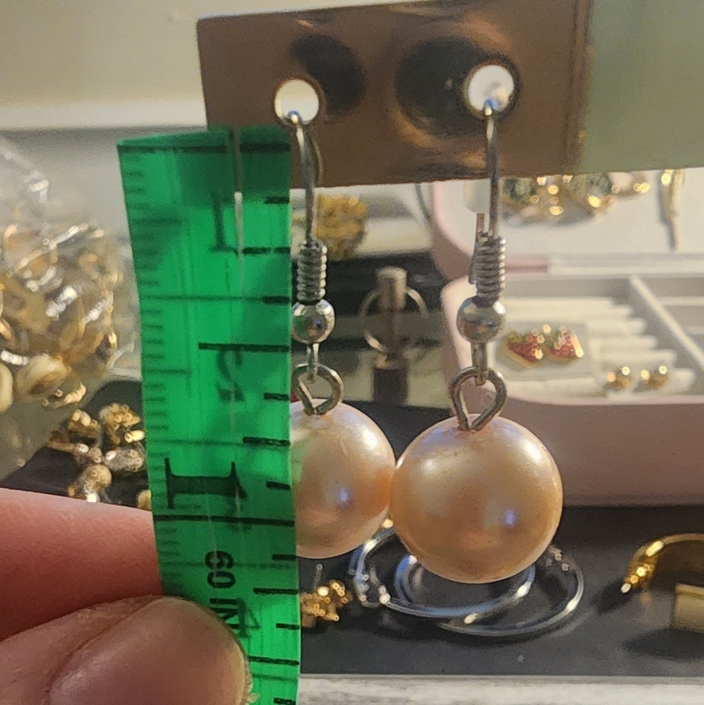 Elegant Pearl Drop Earrings - Picture 4 of 4